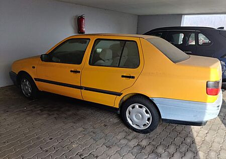 VW Vento Volkswagen 1.8 GLX 55KW Auto GLX