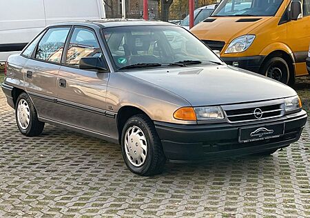 Opel Astra 1.6//ZV//Servo//Originaler Zustand//