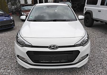 Hyundai i20 blue Trend