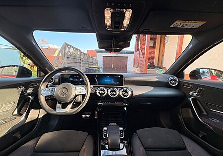 Mercedes-Benz A 180 d DCT - AMG line