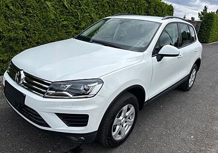 VW Touareg Volkswagen 3.0 V6 TDI SCR 150kW Tiptr Exclusive...