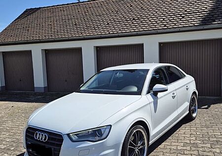Audi A3 1.4 TFSI Limousine S line guter zustand