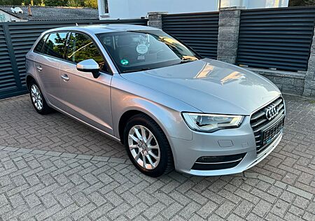 Audi A3 Sportback attraction TÜV NEU! 2 HAND! S-HEFT!