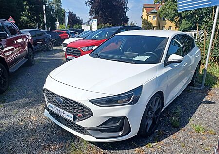 Ford Focus 2,3 ** ST X / LED ** mit Garantie