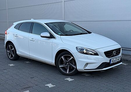 Volvo V40 T2/R-Dising/Navi/Klima/Bi Xenon