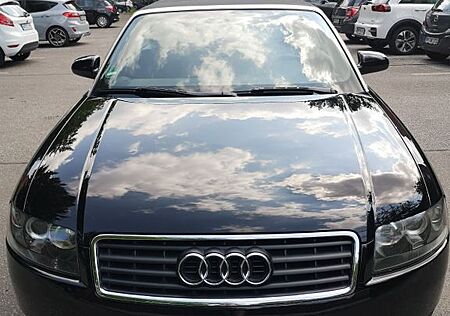 Audi A4 2.4 Cabriolet Gepfl. Klassiker mit Charm