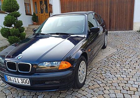 BMW 318i -