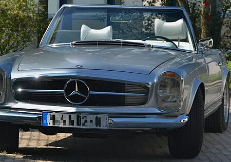 Mercedes-Benz 230 SL