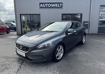 Volvo V40 Summum 2.0D 5-Zylinder Zahnriemen gewechselt