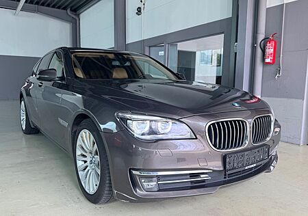 BMW 740d INDIVIDUAL+Glasdach+Kamera+ Soft-Close+HUD