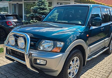 Mitsubishi Pajero 3,2 DI-D Elegance AHZV*B7 SITZER*BULLENFÄ