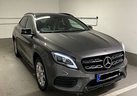 Mercedes-Benz GLA 200 PEAK Edition AMG Line PANO Keyless