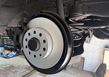 VW Jetta Volkswagen V Comfortline, BREMSEN und DACHHIMMEL NEU!