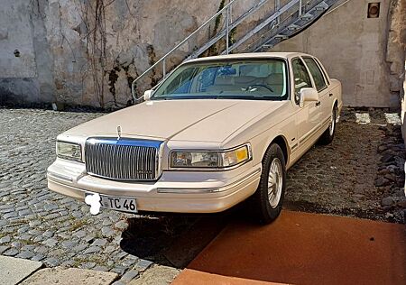 Lincoln Town Car Cartier