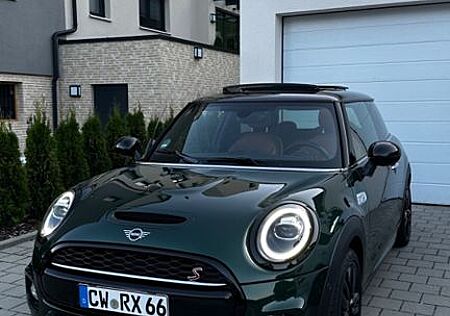 Mini Cooper S *JOHN COOPER WORKS TRIM*