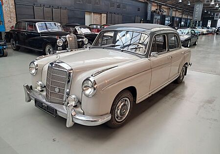 Mercedes-Benz 220 220S Ponton