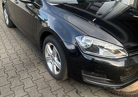 VW Golf Volkswagen 2.0 TDI BMT DSG / St.Hzg/ Service Neu