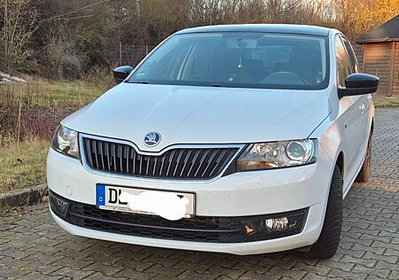 Skoda Rapid Spaceback 1.4 TSI Automatik AHK Glasdach
