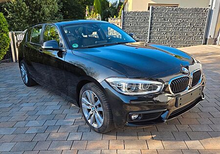 BMW 118ia Leder Navi LED Klimaaut. 17 PDC Speed