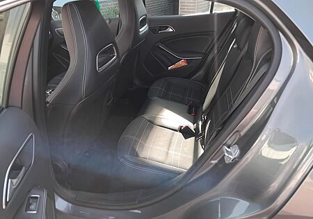 Mercedes-Benz GLA 200 d 4MATIC DCT Urban Urban