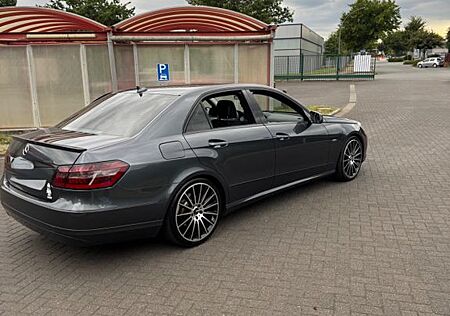 Mercedes-Benz E 250 BlueEFFICIENCY ELEGANCE ELEGANCE