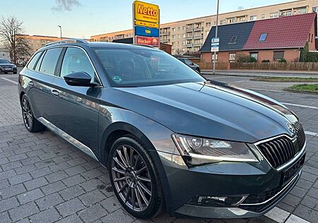 Skoda Superb 2.0 TDI Combi NAV XEN AHK HU NEU