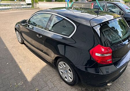 BMW 116d , Bj. 2010, TÜV 01/2026, 8-Fach bereift