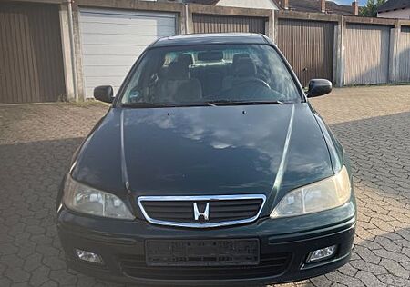 Honda Accord 1.8i LS