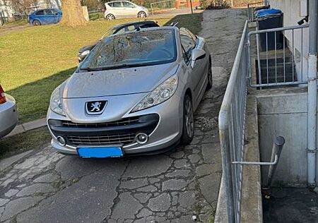 Peugeot 207 CC Sport TÜV 06/26 Reifen Neu