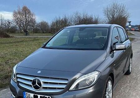 Mercedes-Benz B 180 BlueEFFICIENCY -