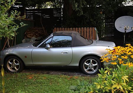 Mazda MX-5 MX5 Baujahr 2001 Modell NB