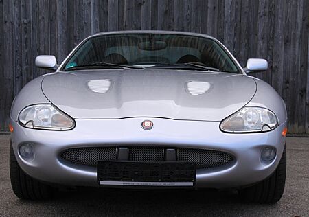 Jaguar XKR Coupe 3 Jahre Garantie