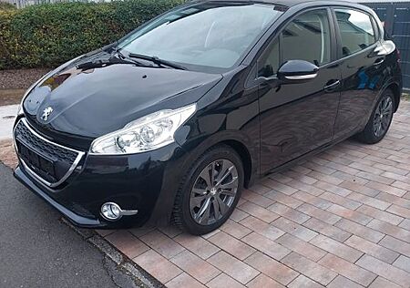 Peugeot 208 1.2 Style 82 VTi Style