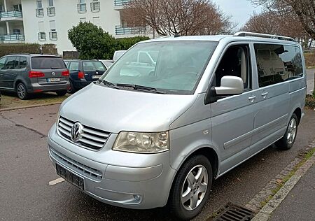 VW T5 Multivan Volkswagen 2,5 TDI