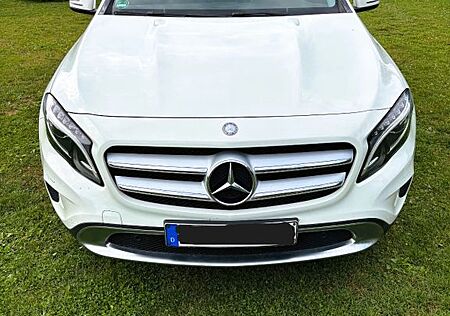 Mercedes-Benz GLA 200 Sport, Xenon, Panoramadach, Navi