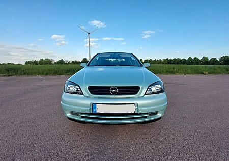 Opel Astra 1.8 16V Selection Selection