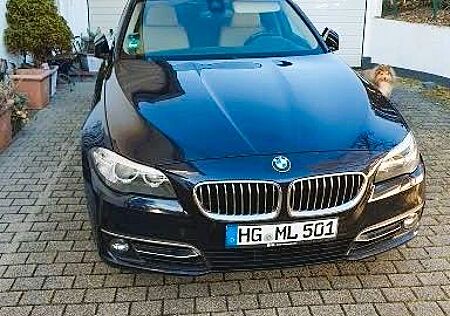 BMW 530d xDrive Touring A Luxury Line Luxury Line