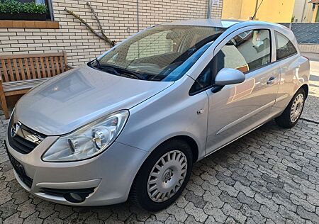 Opel Corsa 1.2 Tüv und große Inspektion neu gepflegt