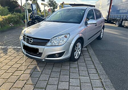 Opel Astra 1.7 CDTI 81kW -