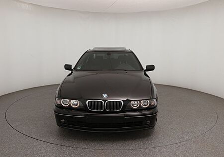 BMW 525i