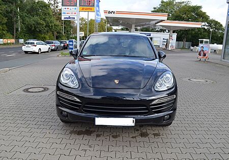 Porsche Cayenne - -