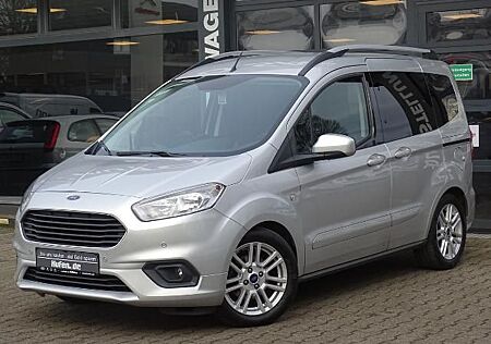 Ford Tourneo Courier 1.5 TDCi Titanium