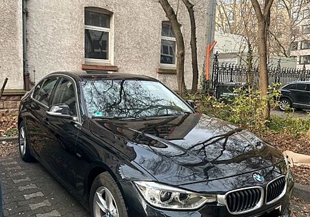 BMW 320i Luxury Line Luxury Line