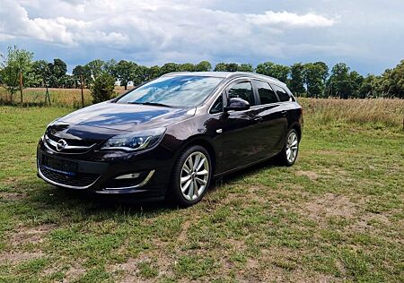 Opel Astra J Sports Tourer Innovation
