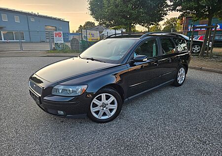 Volvo V50 Kombi 2.4 Momentum-LPG GAS-AHK-KLIMA-TÜV NEU