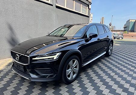 Volvo V60 Cross Country Pro AWD Navi Leder AHK