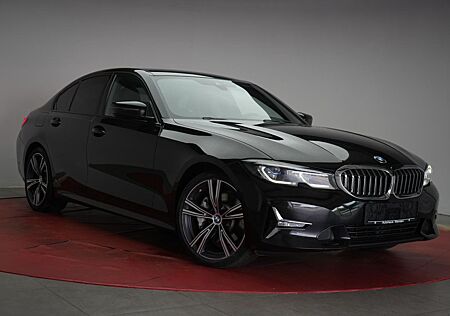 BMW 330 d xDrive M Paket Luxury Line Navi/Leder/Tem