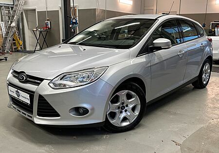 Ford Focus Lim. Trend LL Scheckheftgepfl. ZR neu, uvm