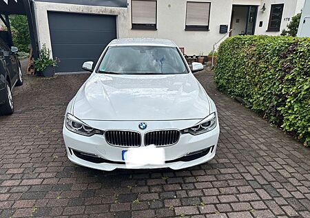 BMW 320d Luxury Line
