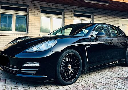 Porsche Panamera 4 Platinum Edition 20 Zoll